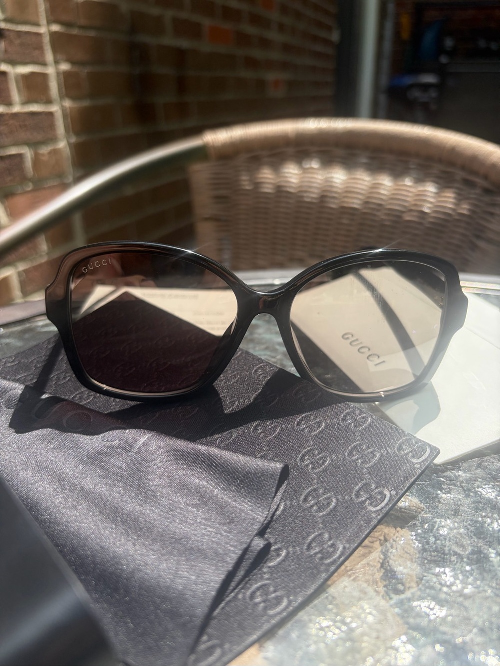 Gucci Black Frame Sunglasses Dark Brown Lenses GG with leather case